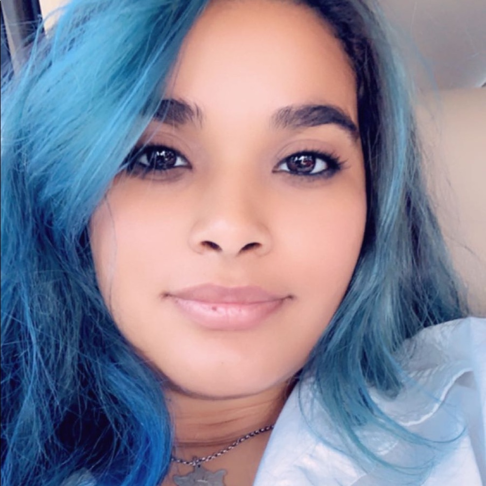 Meet your Posher, Esther